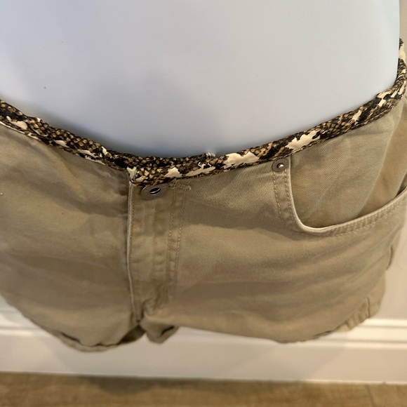 Express khaki shorts size 1/2 - Picture 6 of 8